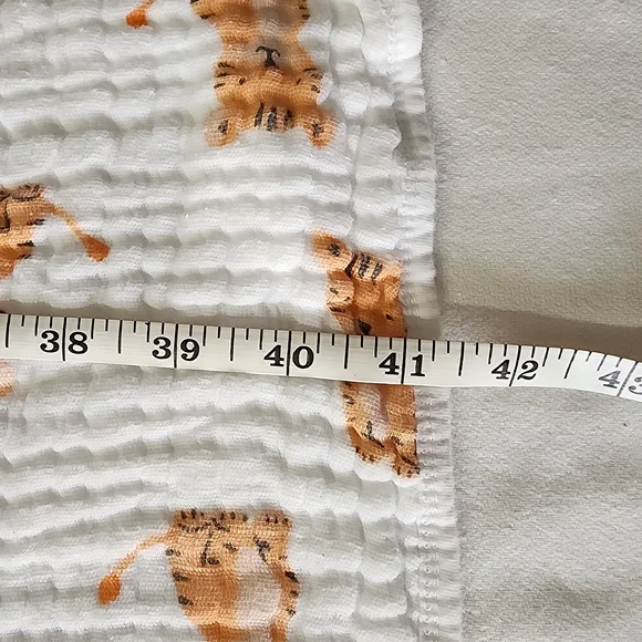 aden + anais Essentials Cat Print Blanket - Picture 4 of 5